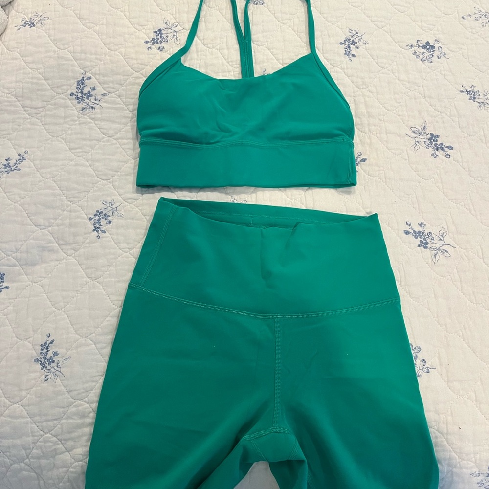 Lululemon Kelly green workout set